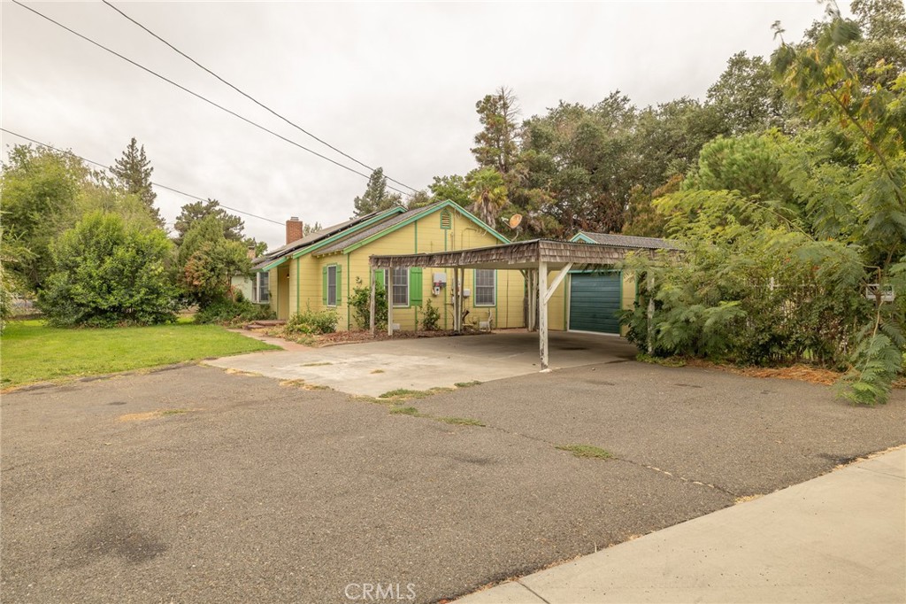 910 W 12th Avenue Property Photo 13