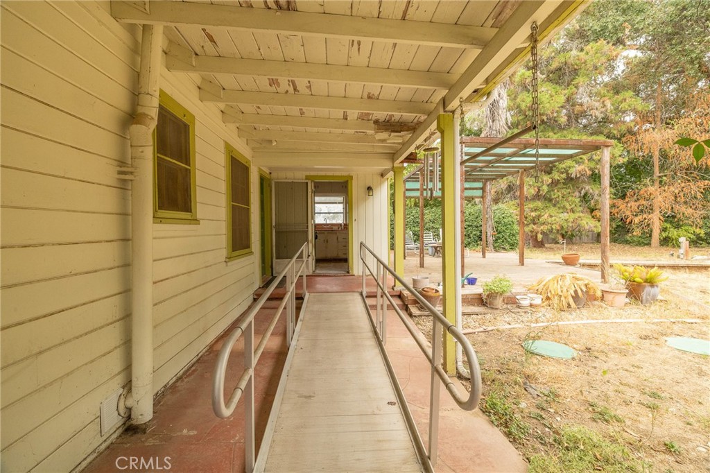 910 W 12th Avenue Property Photo 14