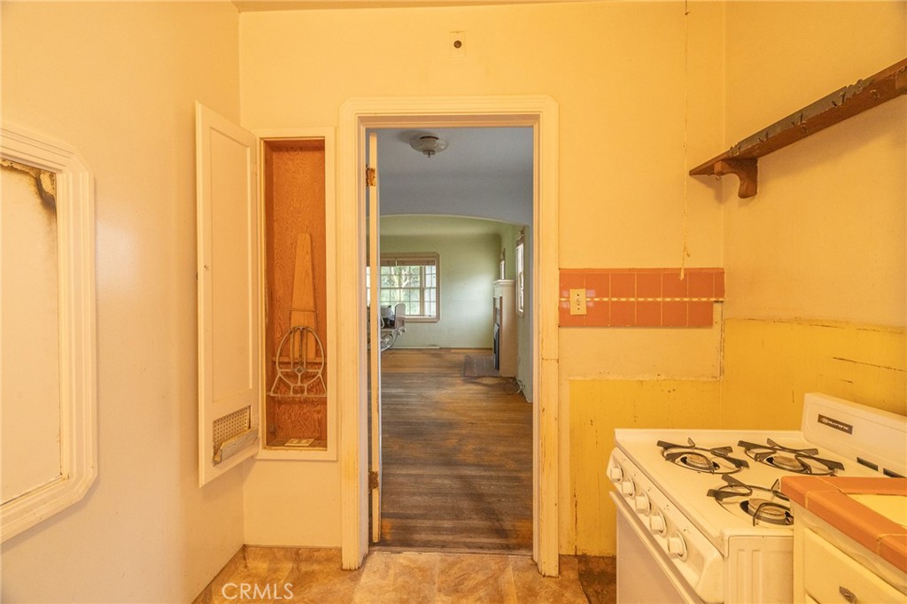 910 W 12th Avenue Property Photo 20