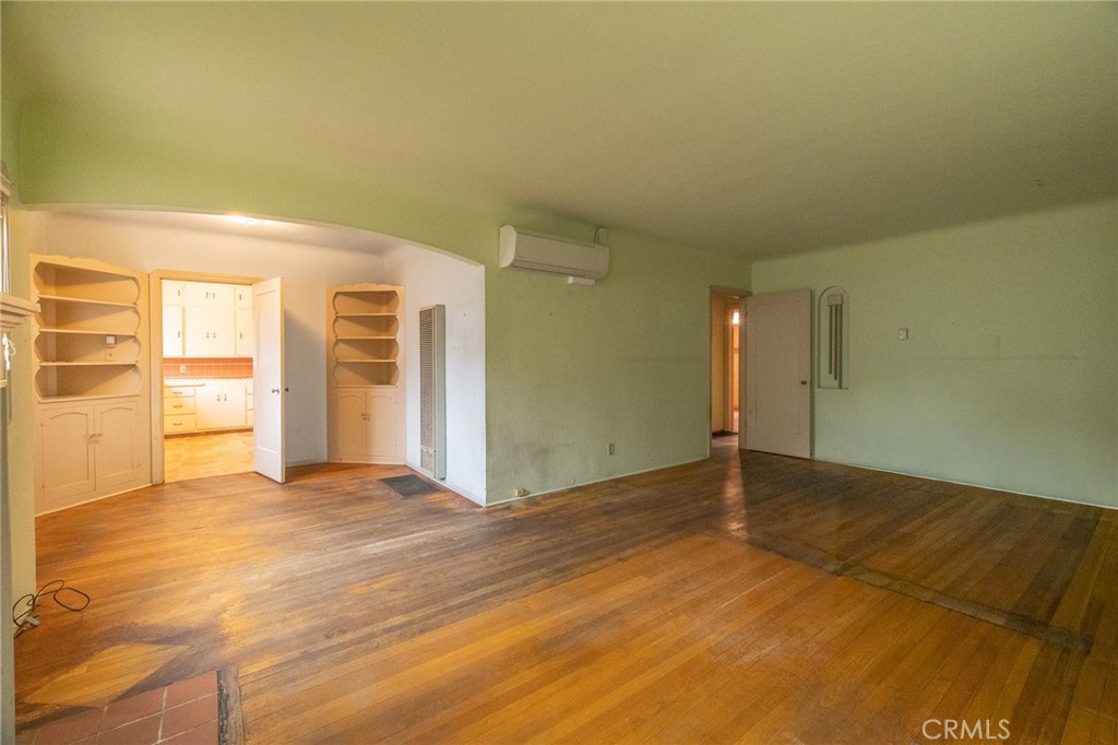 910 W 12th Avenue Property Photo 25