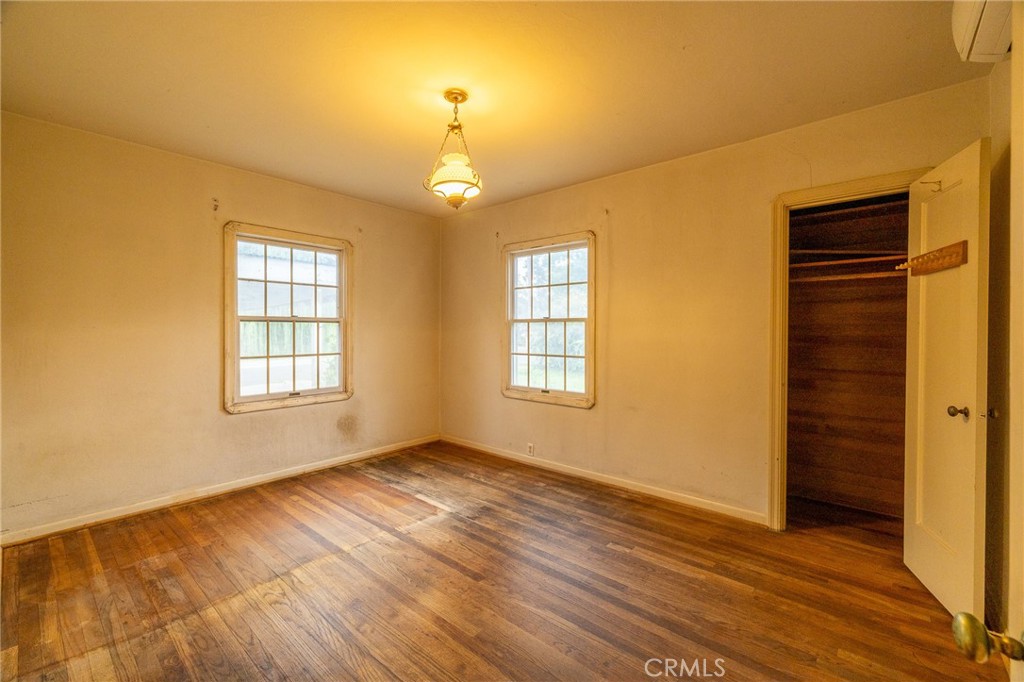 910 W 12th Avenue Property Photo 28