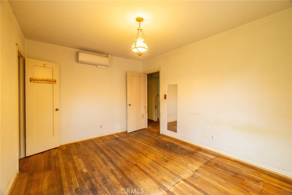 910 W 12th Avenue Property Photo 29
