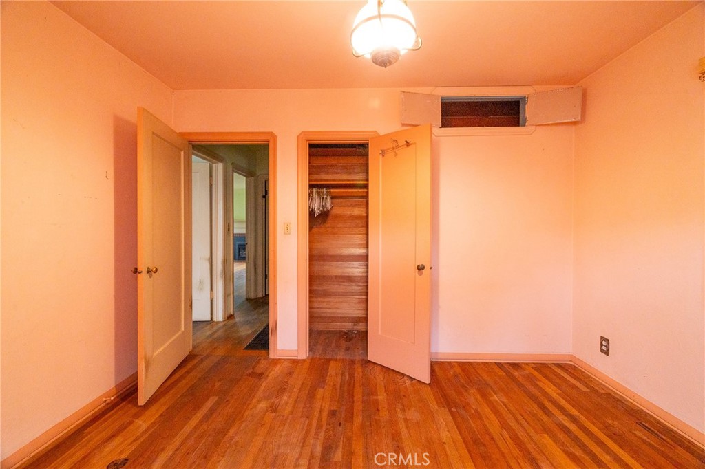 910 W 12th Avenue Property Photo 31