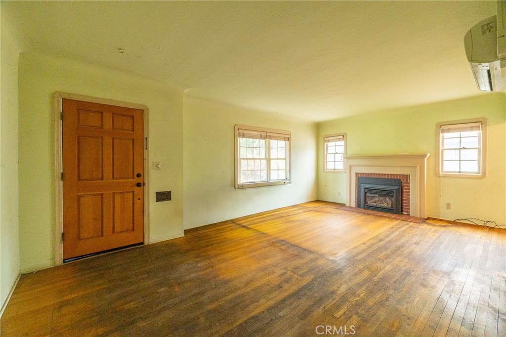 910 W 12th Avenue Property Photo 32