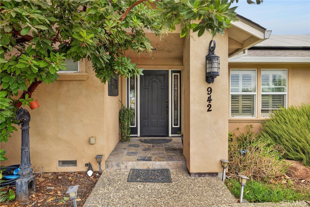 942 12th Property Photo 1