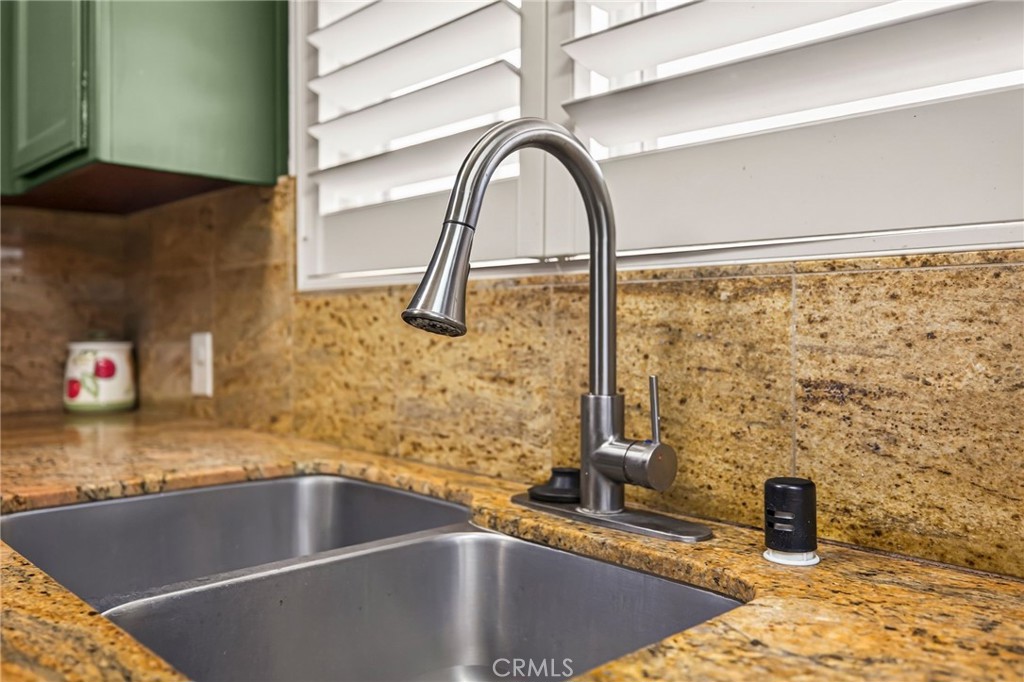 942 12th Property Photo 19
