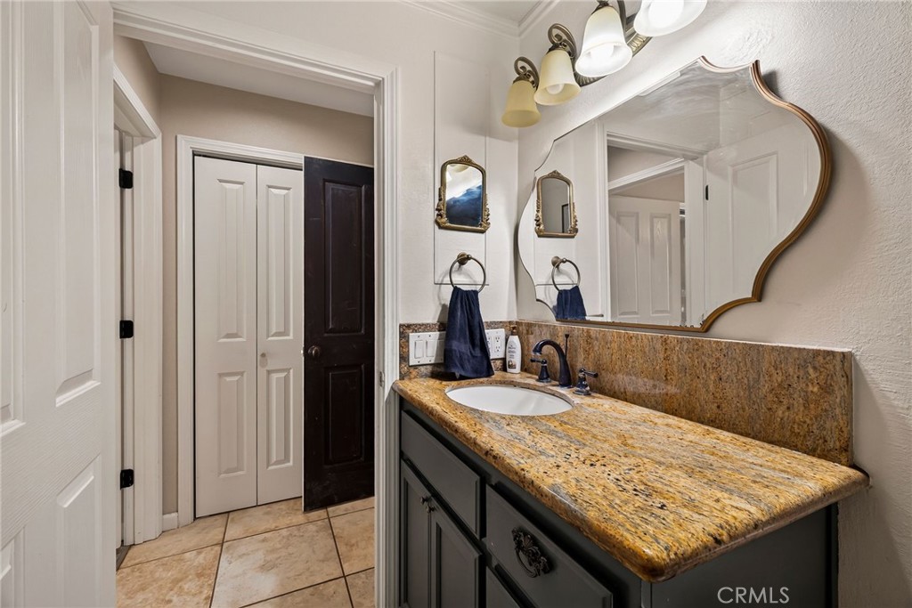 942 12th Property Photo 33