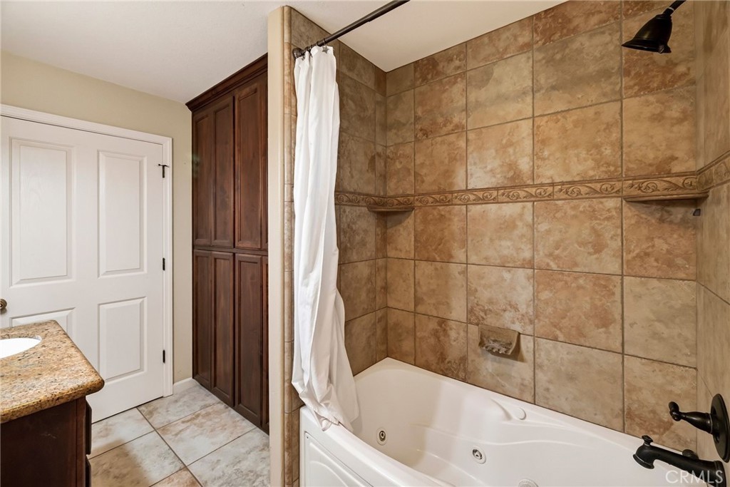 942 12th Property Photo 42
