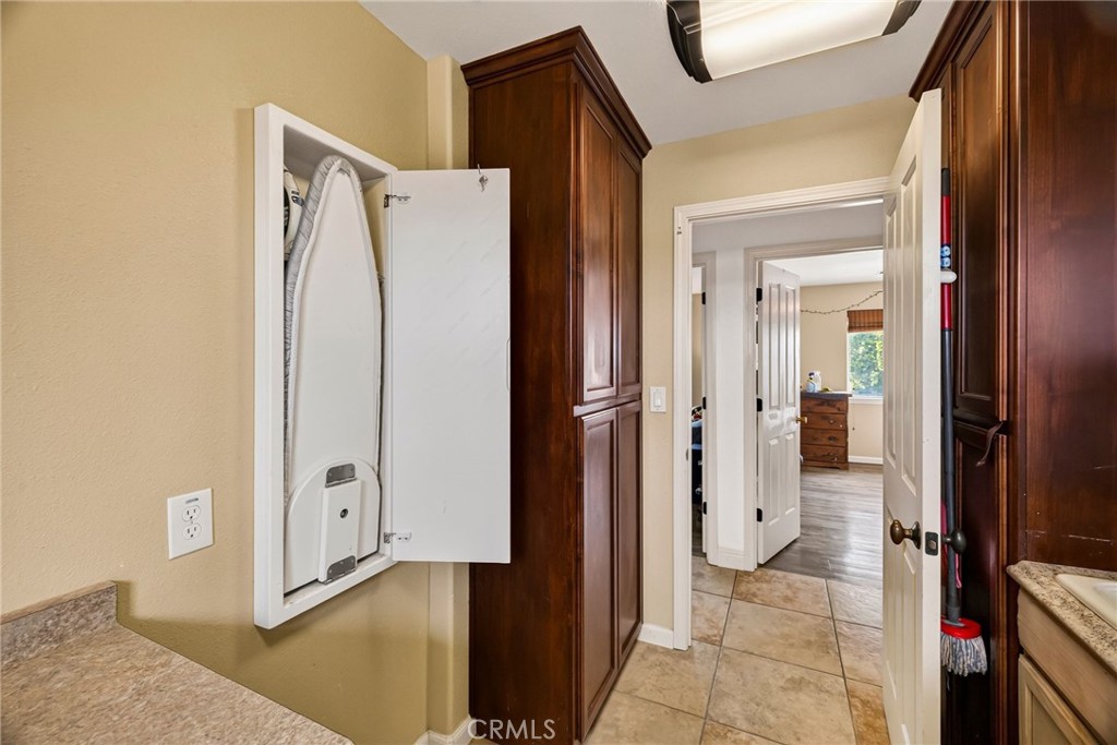 942 12th Property Photo 45