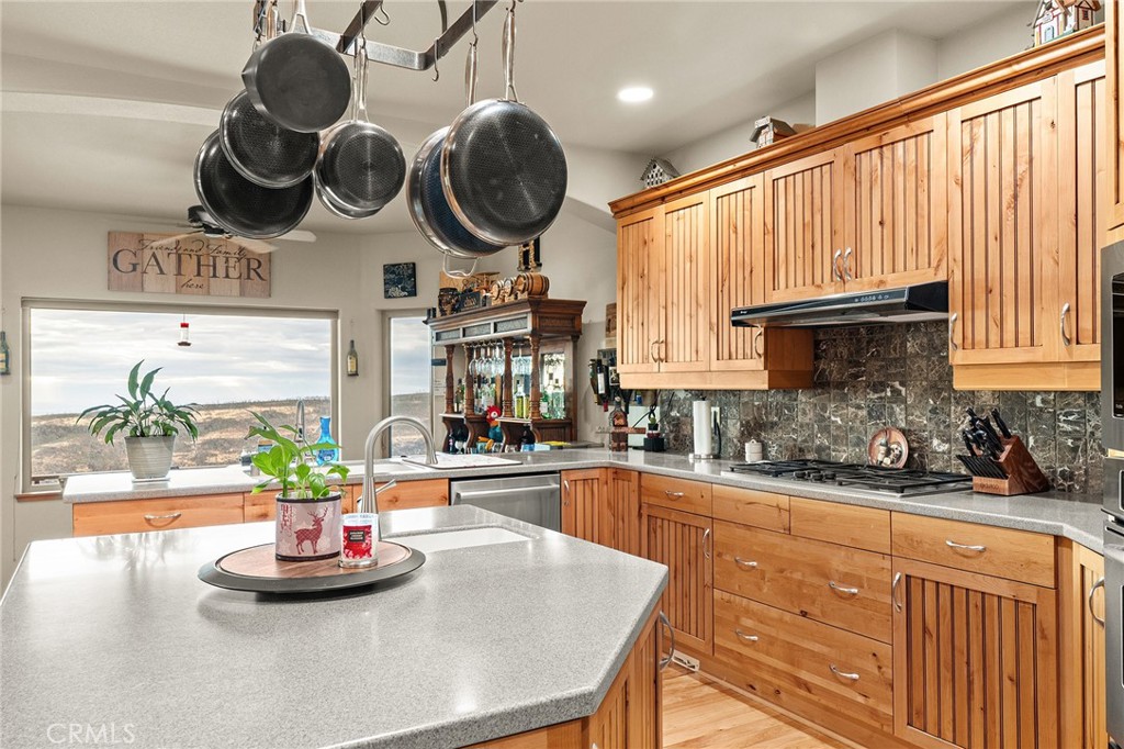 14989 Woodland Park Property Photo 3