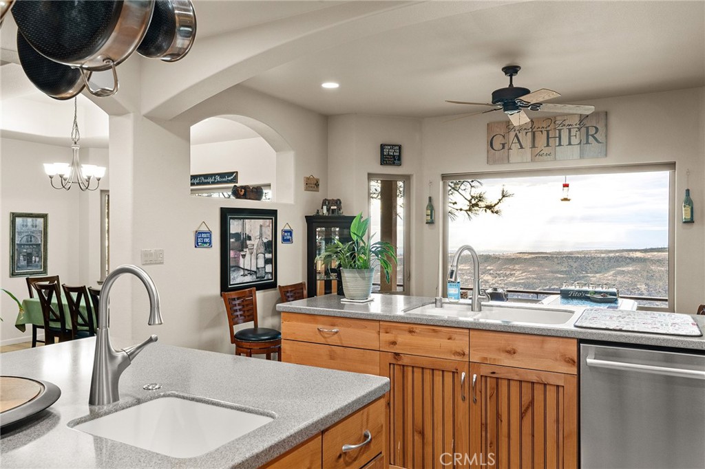 14989 Woodland Park Property Photo 7