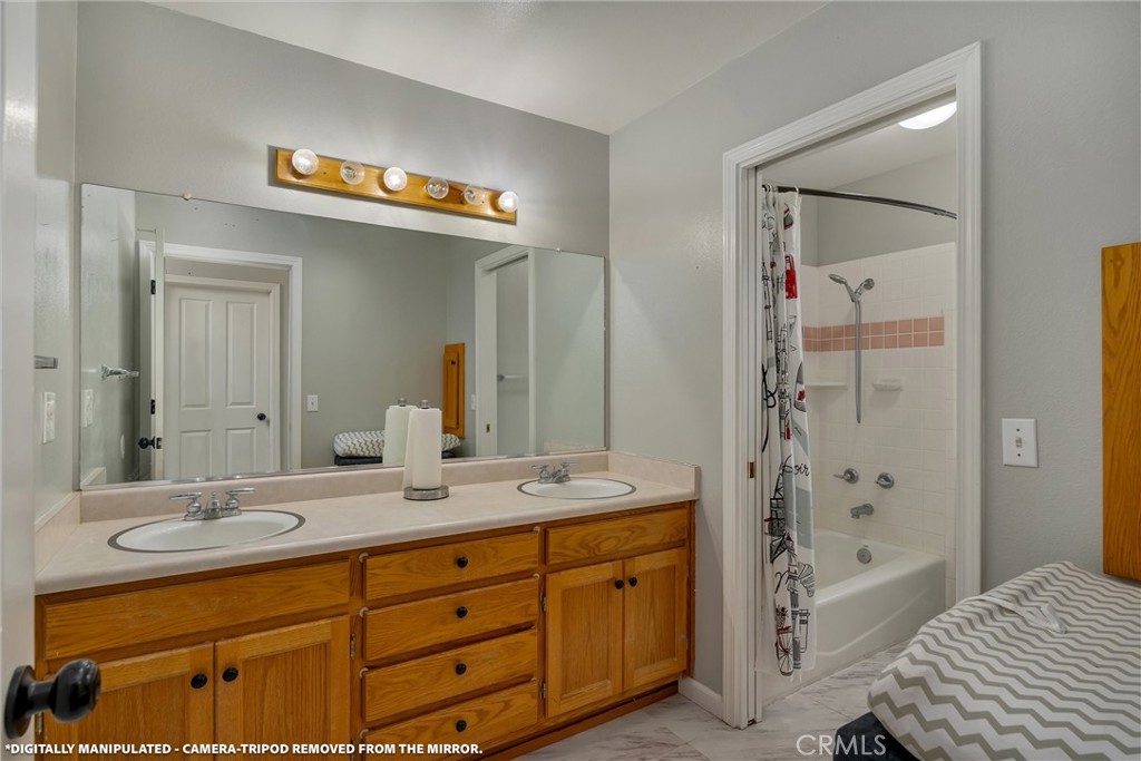 1339 W Sacramento Property Photo 25