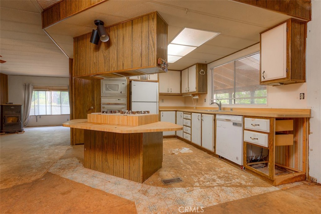 14759 Goldcone Property Photo 13