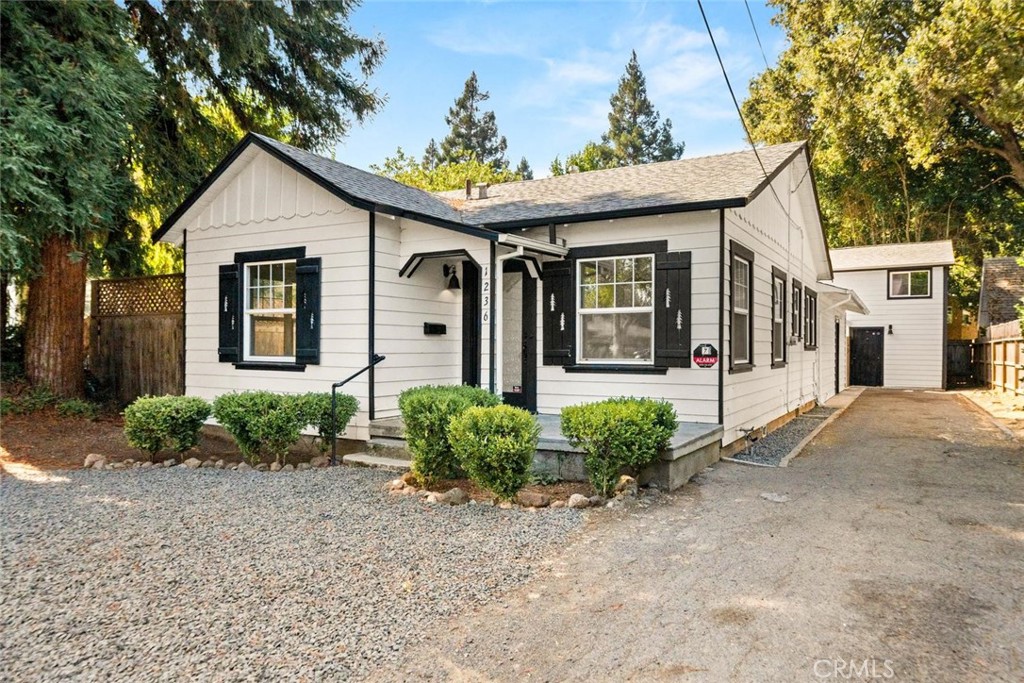 1236 Ivy Street Property Photo 2
