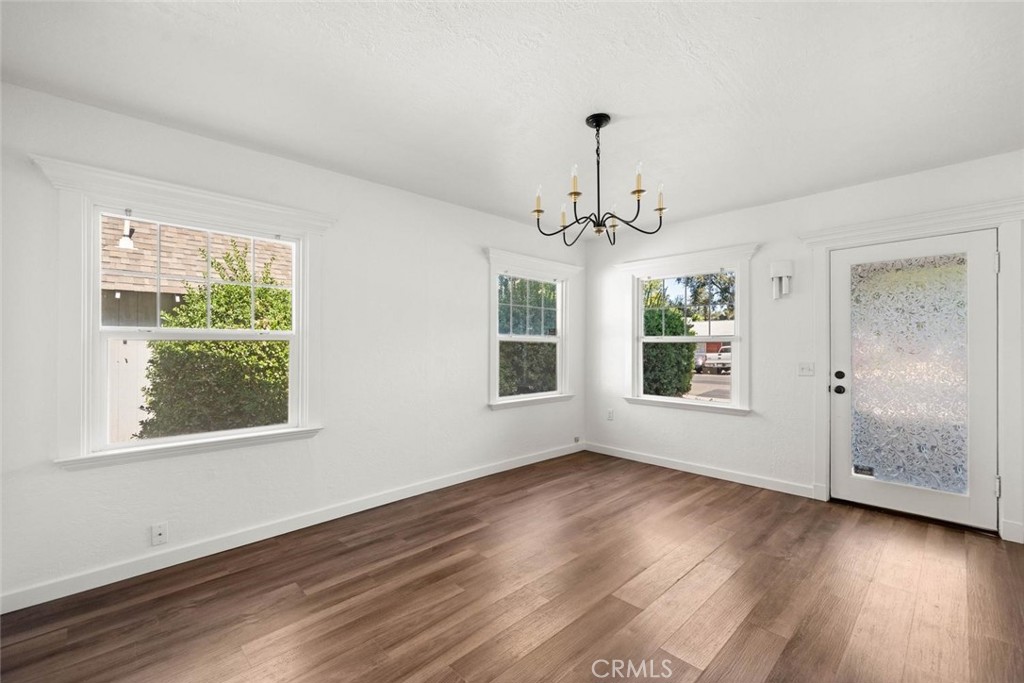 1236 Ivy Street Property Photo 4