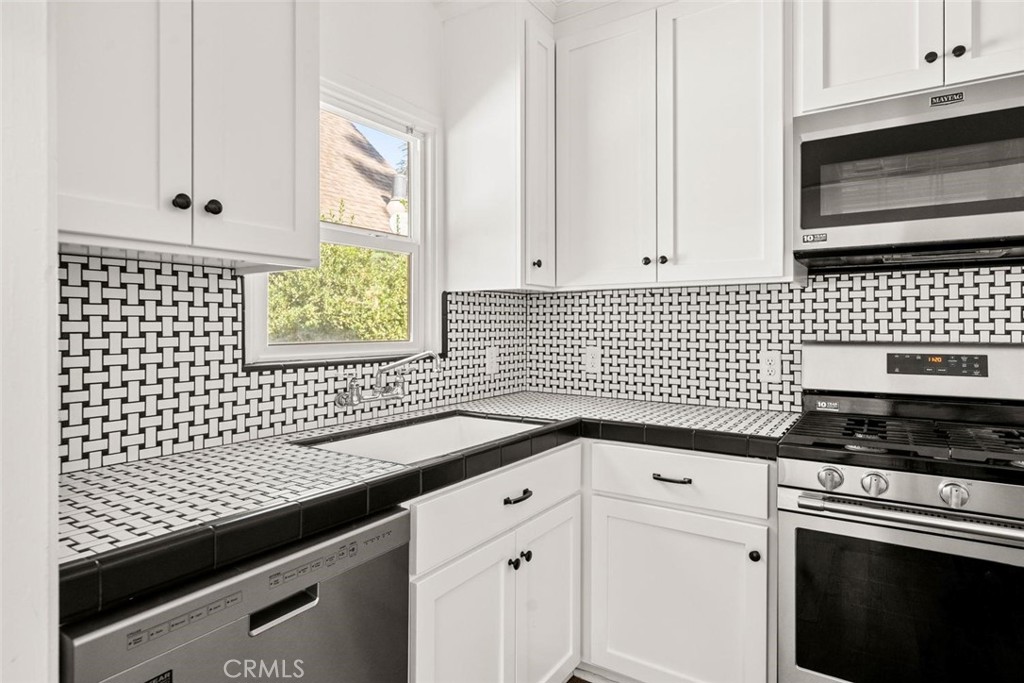 1236 Ivy Street Property Photo 8