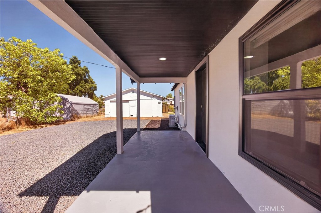 1080 Butte Property Photo 3