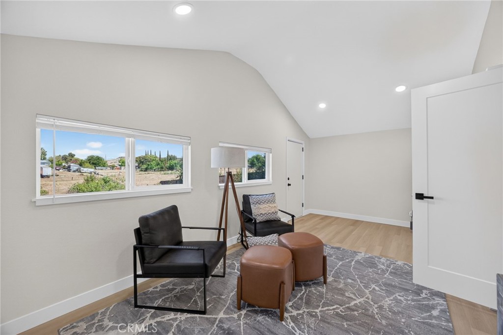 1080 Butte Property Photo 22