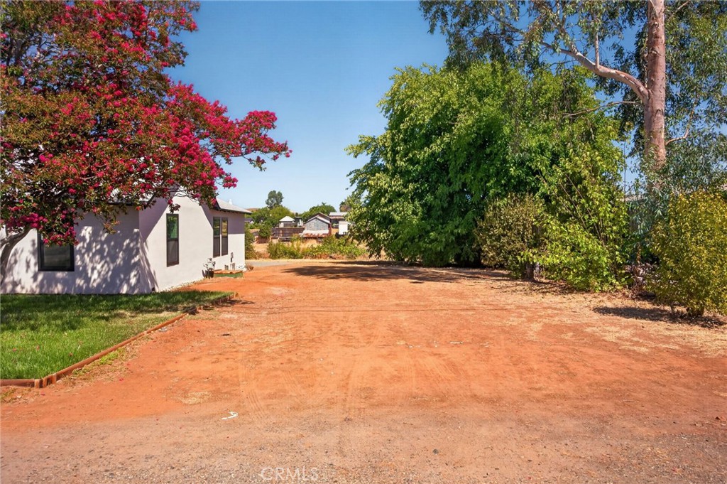 1080 Butte Property Photo 28
