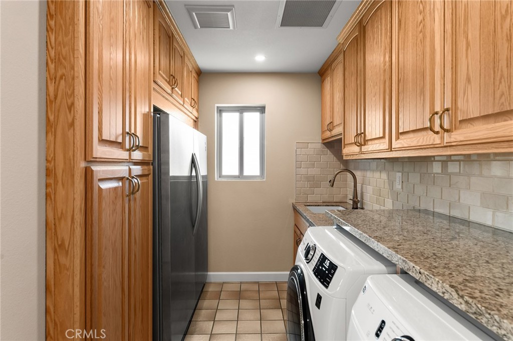 5360 Treasure Hill Property Photo 5
