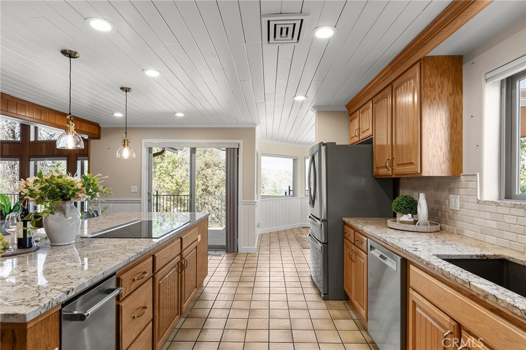 5360 Treasure Hill Property Photo 18