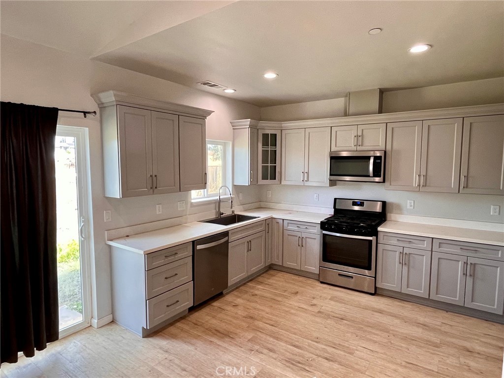 677 Meyers Property Photo 5