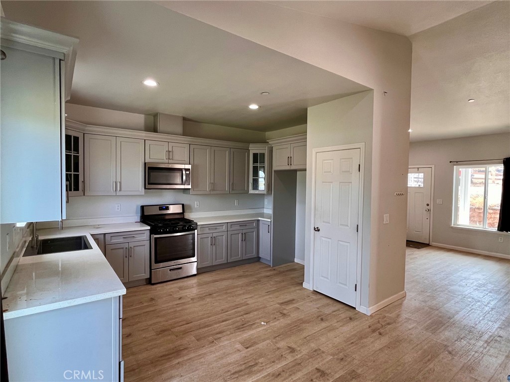 677 Meyers Property Photo 6