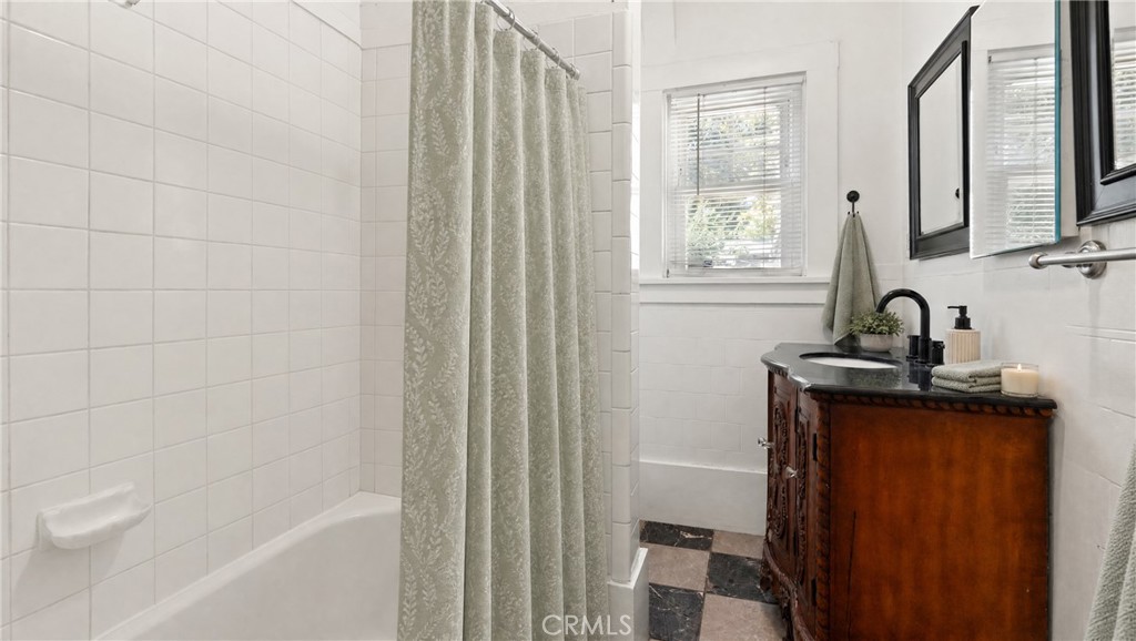 1110 Normal Avenue Property Photo 19