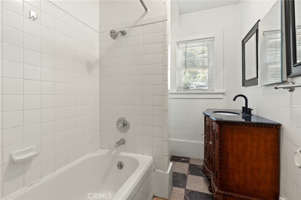 1110 Normal Avenue Property Photo 20