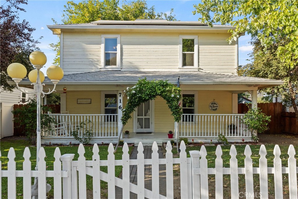 716 Walnut Street Property Photo 1