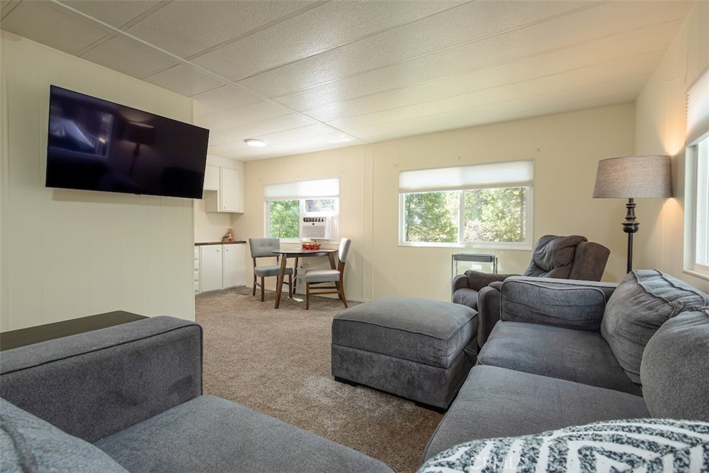 14212 Wycliff Property Photo 8