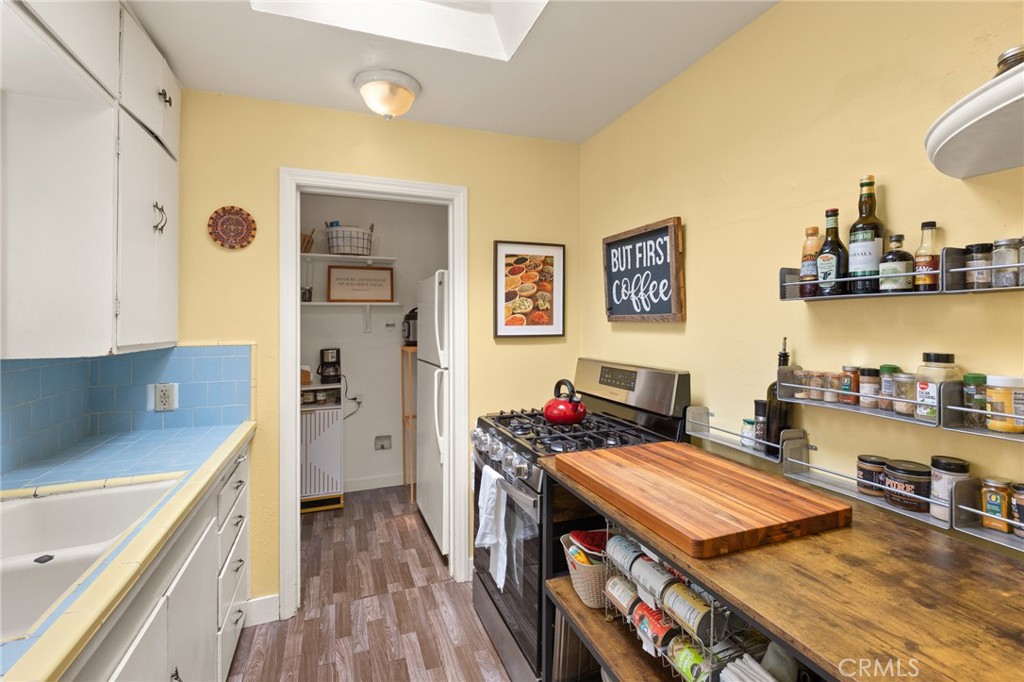 1513 Warner Property Photo 9