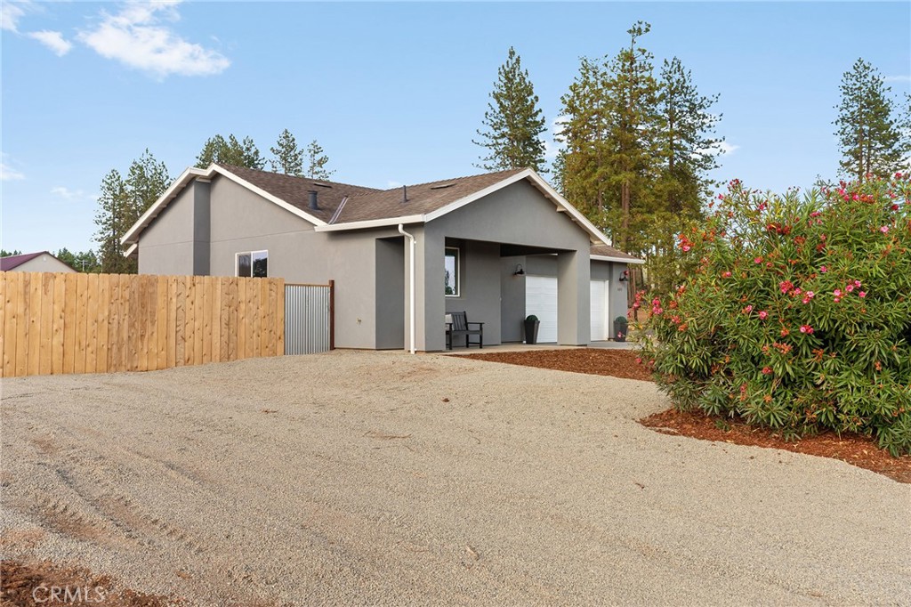 1651 Timber Lane Property Photo 4