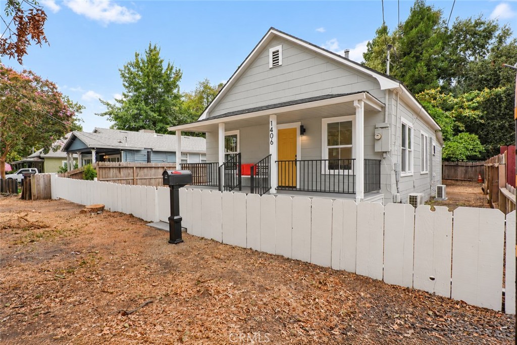 1406 W 7th Property Photo 2