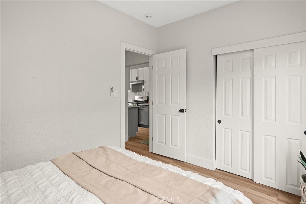 1406 W 7th Property Photo 28