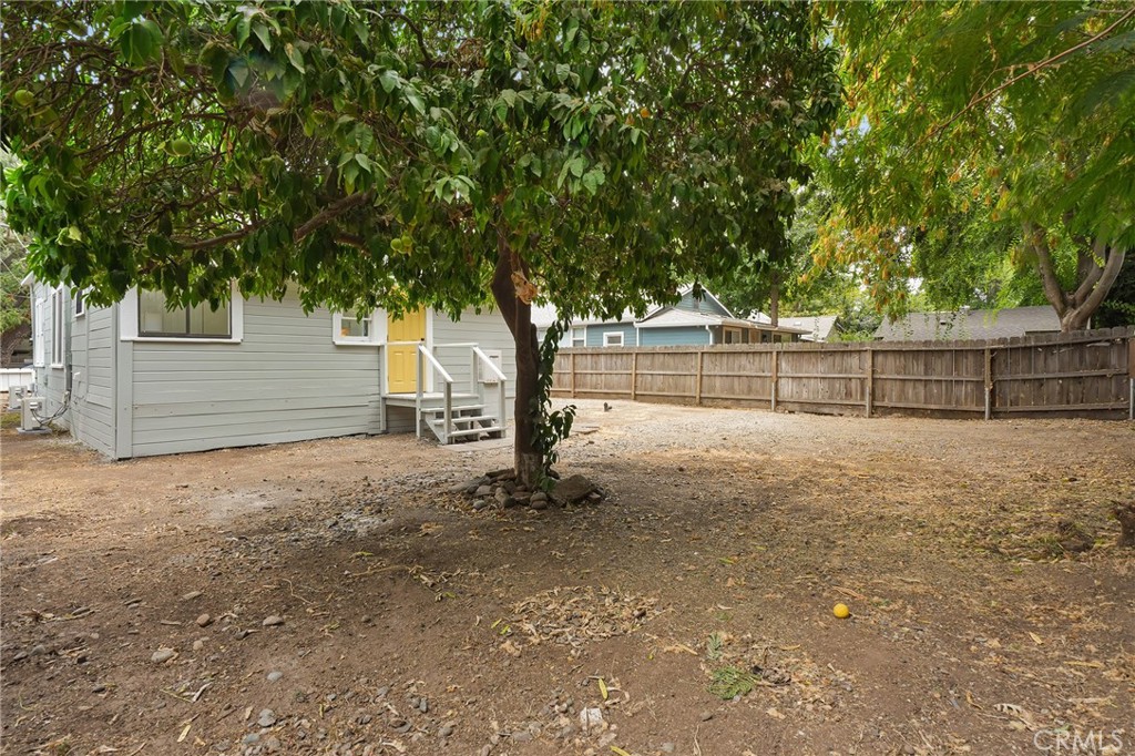1406 W 7th Property Photo 40