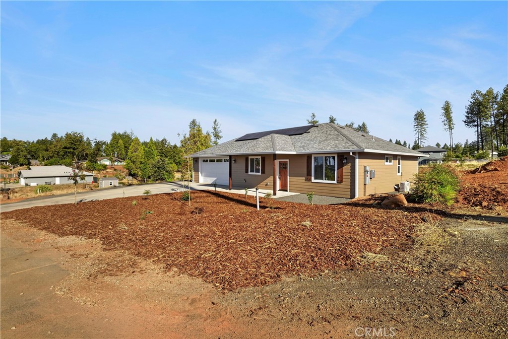 1439 Powell Property Photo 4