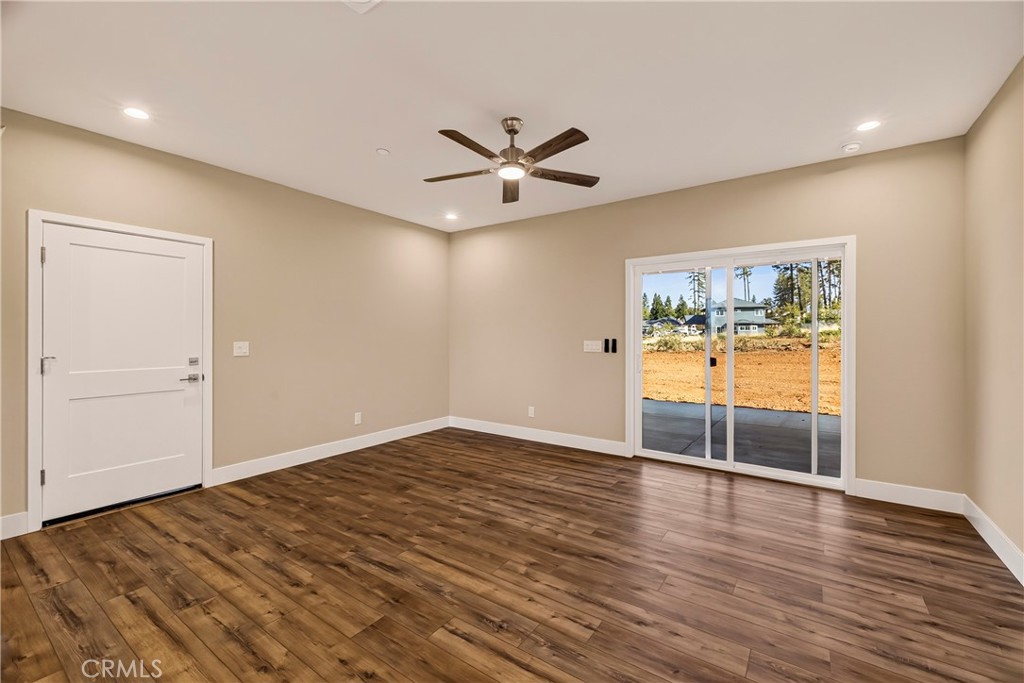 1439 Powell Property Photo 9