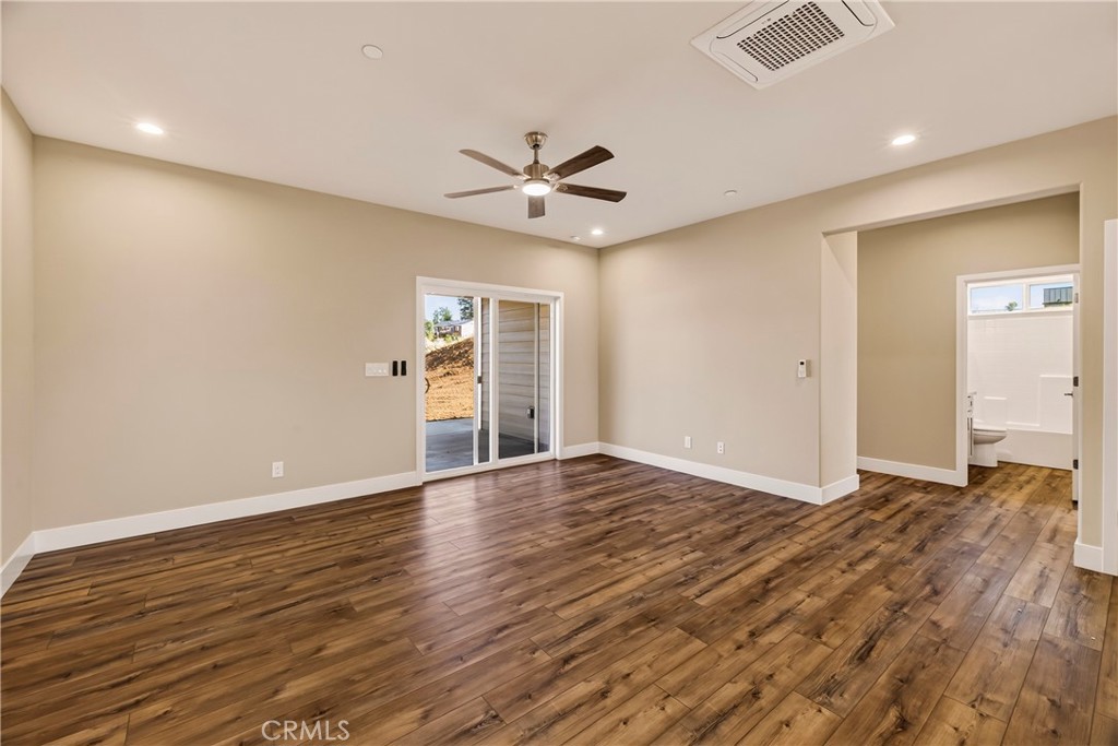 1439 Powell Property Photo 11