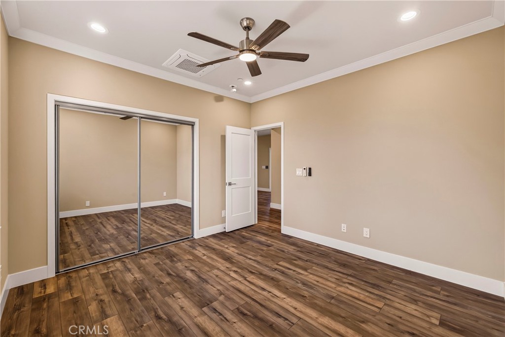 1439 Powell Property Photo 28