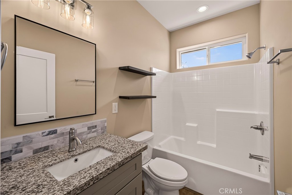 1439 Powell Property Photo 29
