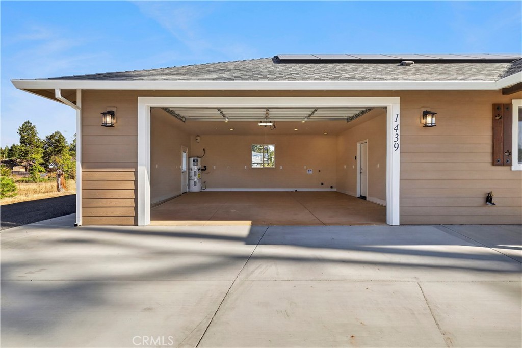 1439 Powell Property Photo 44
