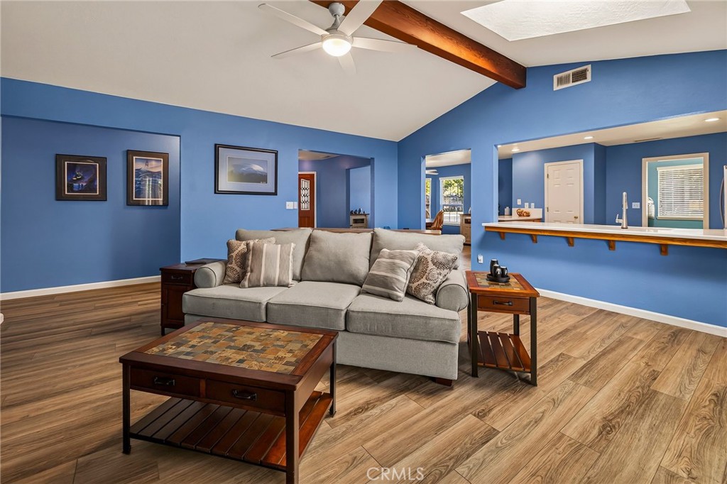 177 Yellowstone Property Photo 4