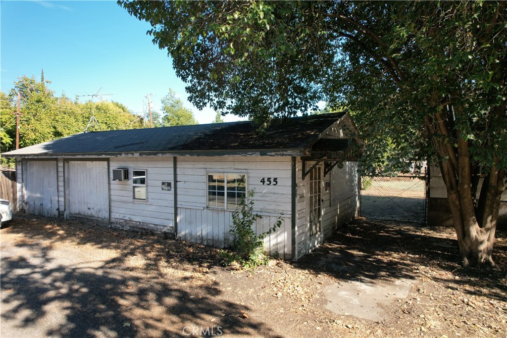 455 E 9th Property Photo 20