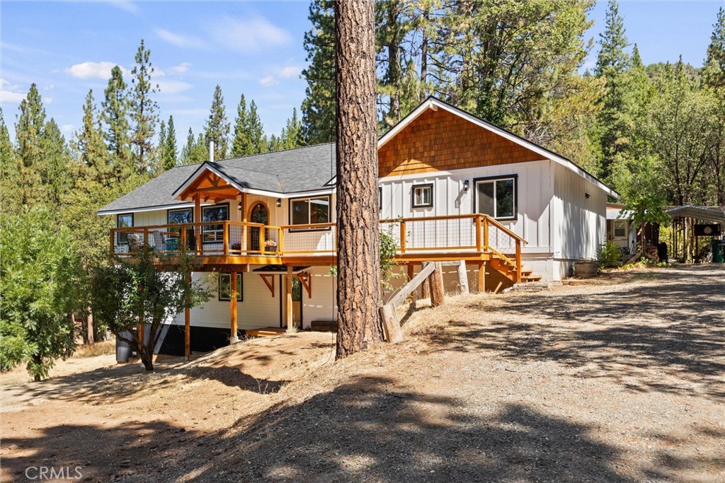 535 Hillside Property Photo 2