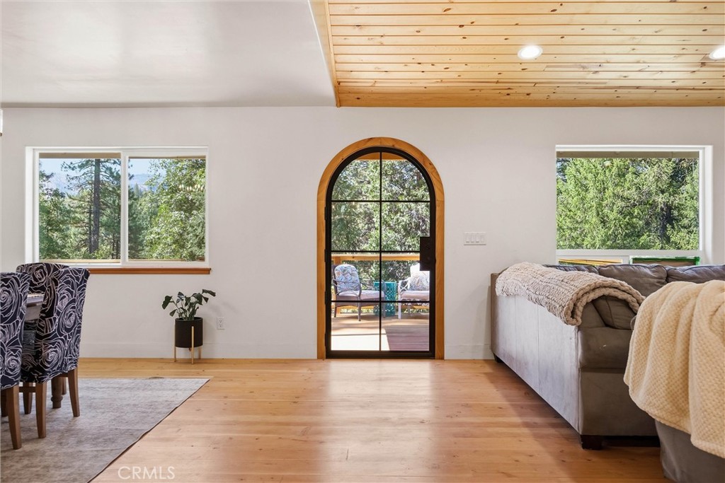 535 Hillside Property Photo 6