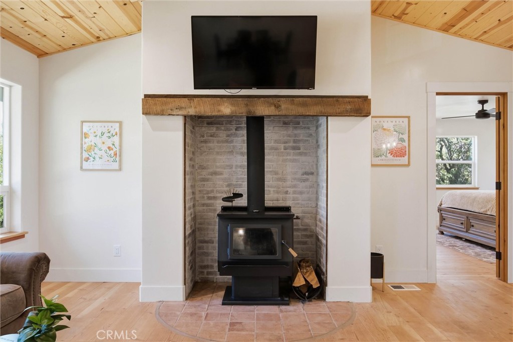 535 Hillside Property Photo 9