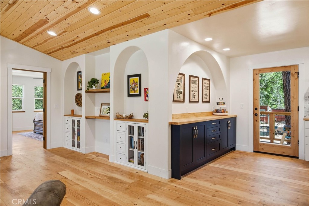535 Hillside Property Photo 17