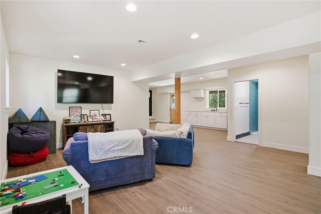 535 Hillside Property Photo 34