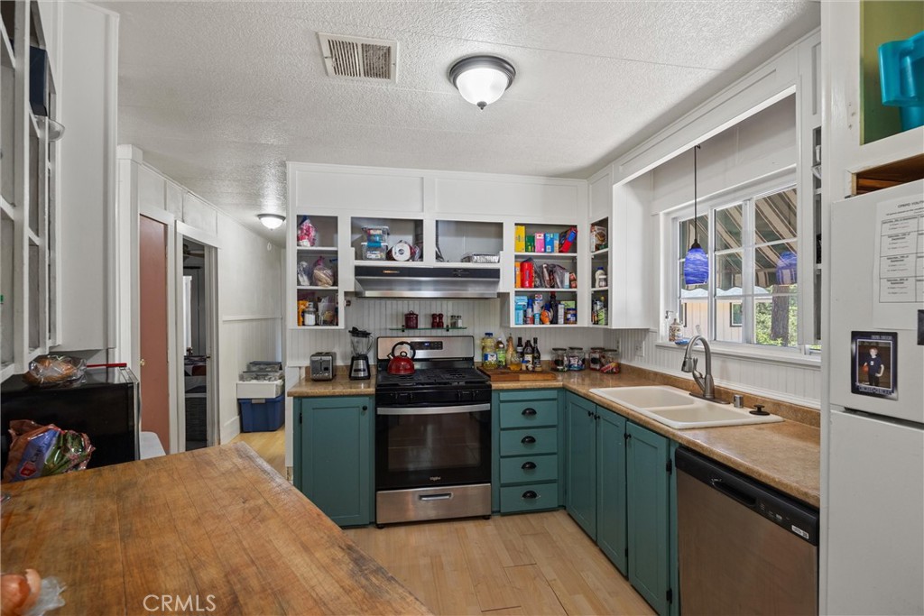 535 Hillside Property Photo 44